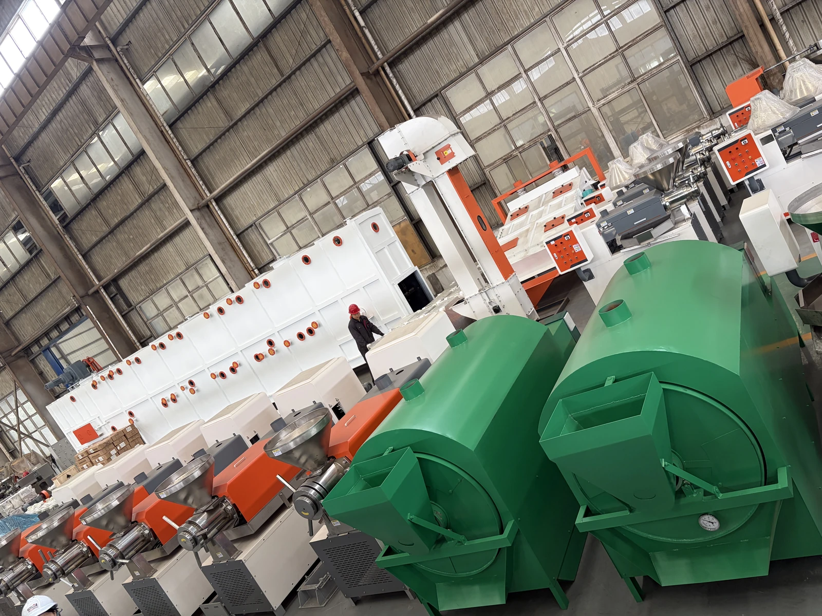 Oil press equipment arranged in a factory